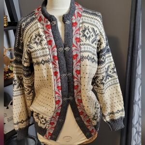 Aristocratic Chic Voss Made in Norway Pure New Wool Sweater